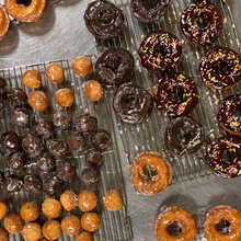 Load image into Gallery viewer, Donut Holes - 6 Pack